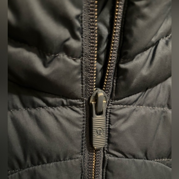 lululemon pack it down jacket - Picture 3 of 8